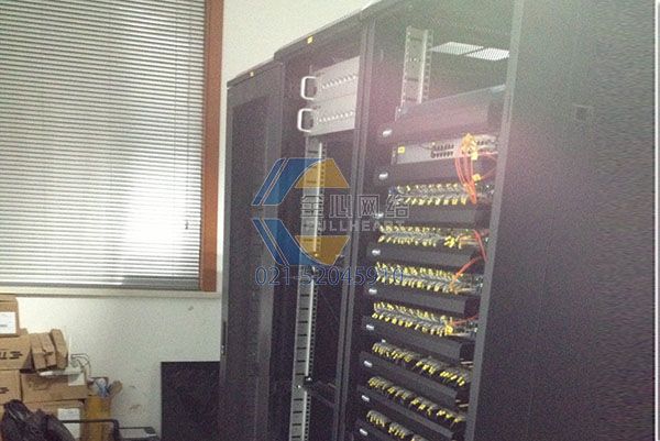 “柯纳电气集团嘉兴总厂”：总机房铜缆配线完成
